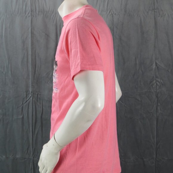 Vintage Graphic T-shirt - Winter Wolf Graphic on Hot Pink - Men's Medium - Picture 4 of 8